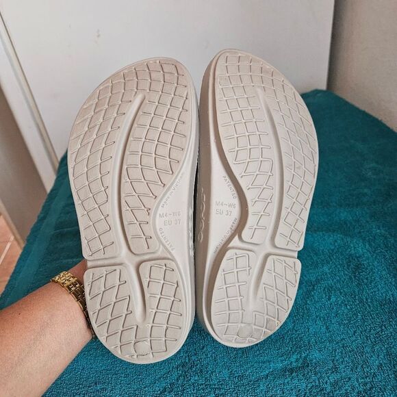 Oofos OOahh slide sandals Unisex - Picture 5 of 11